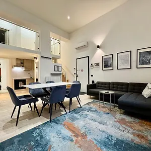 Apartament Future, Mediolan